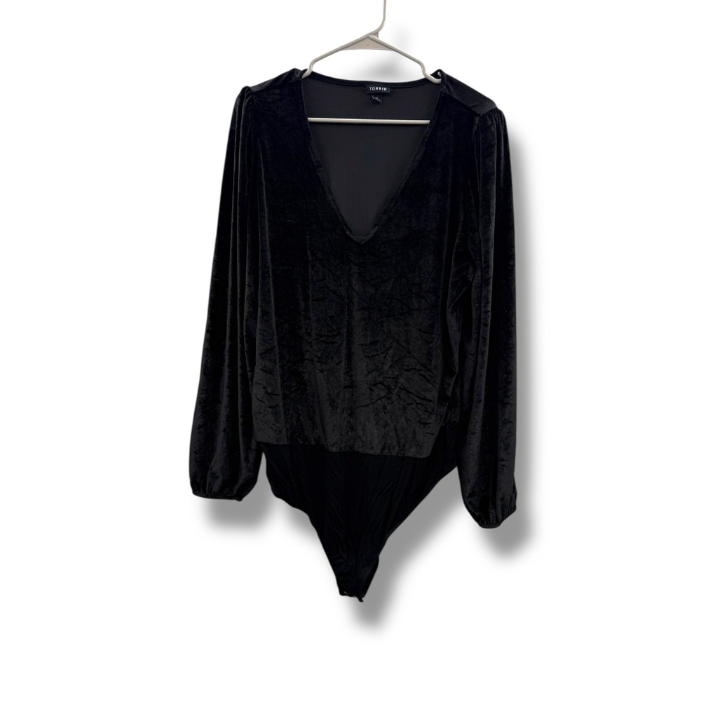 Torrid Crushed Velvet Bodysuit Size 2X Black‎ Long Sleeve Deep V Neck Party